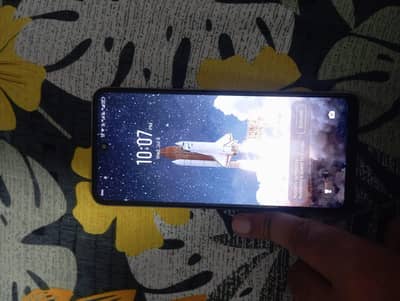 Infinix Hot 40 Pro 256/8+8 golden colour