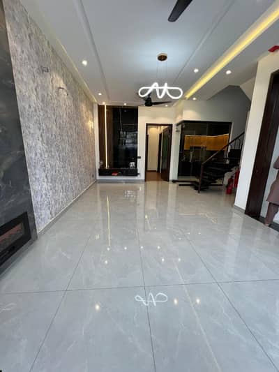 5 MARLA ELEGANT AND FULLY MAINTAINED SUPER HOT LOCATED BUNGALOW IS AVAILABLE IN THE BEST BLOCK OF DHA LAHORE.