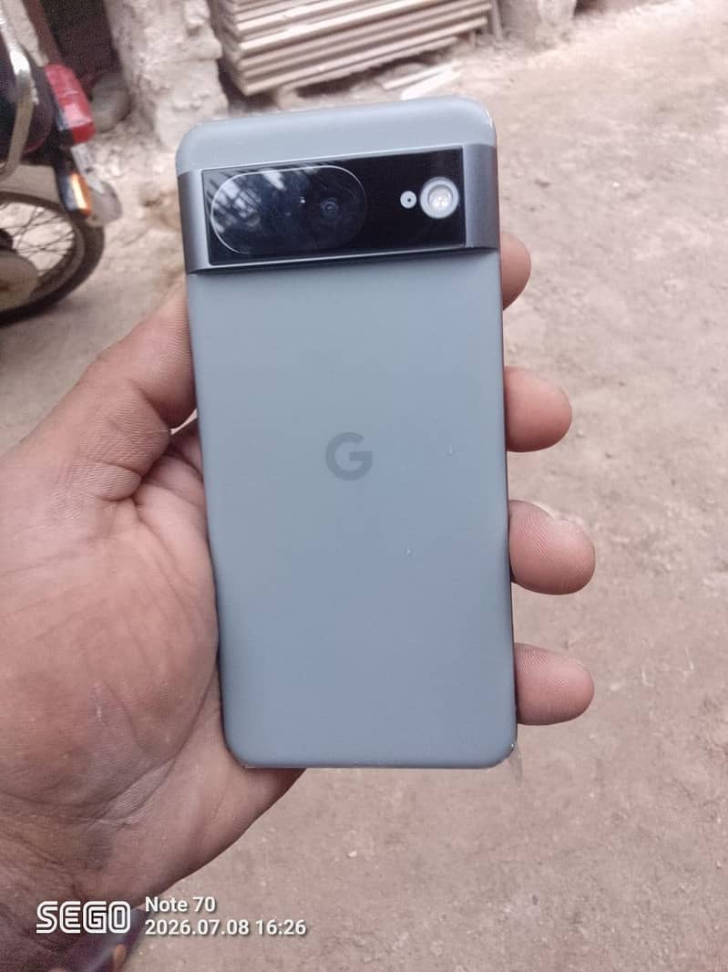 Google Pixel 8 3