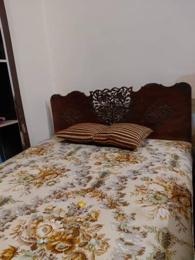 Single wooden spring bed