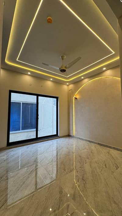 5 MARLA ELEGANT AND FULLY MAINTAINED SUPER HOT LOCATED BUNGALOW IS AVAILABLE IN THE BEST BLOCK OF DHA LAHORE.