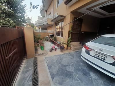 10 MARLA HOUSE FOR RENT. GROUND PORTION