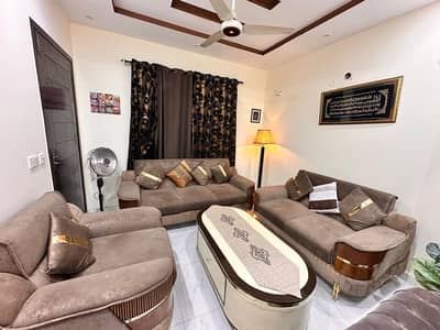 Luxury 3+2+1 Sofa Set with Coffee Table – Like New