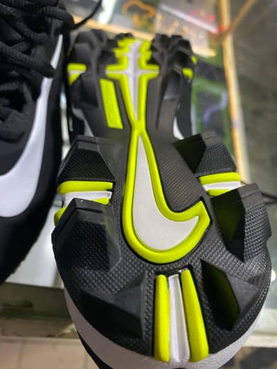 Brand new - Orignal Nike Alpha