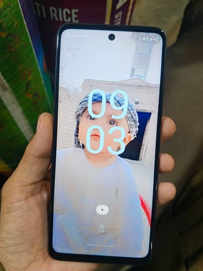 Motorola Edge 2021. . . 6/256