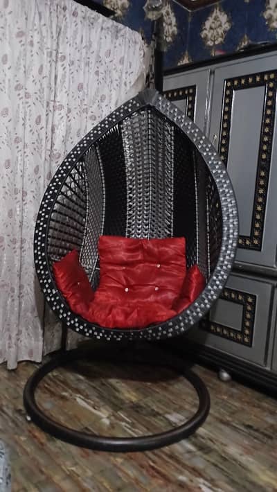 Egg swing