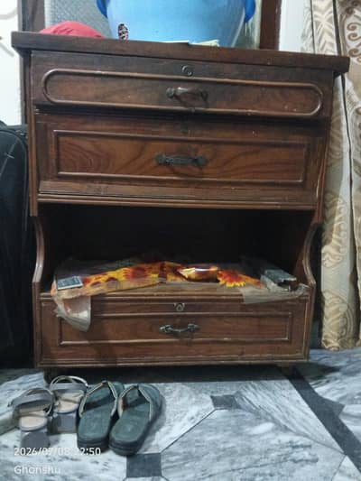 Computer table