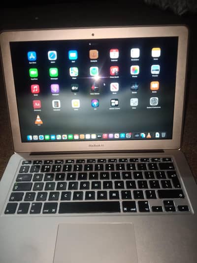 MacBook Air 2017, Core i7, 8GB Ram, 256GB SSD, 10/10 condition