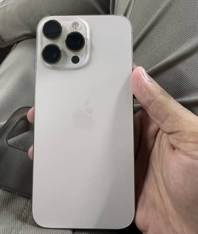 Apple iPhone 16 Pro Max