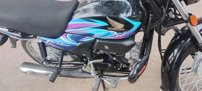 Honda Pridor Black color lush condition