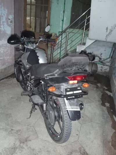 yahama 125ybr Condition 10 9 argent sale