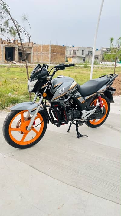 2022 model special edition 150f . . low millage. .