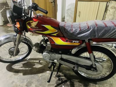 I am selling 2005 honda 70