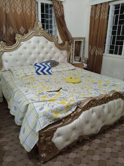 Used Complete Bedroom Set Available For Sale