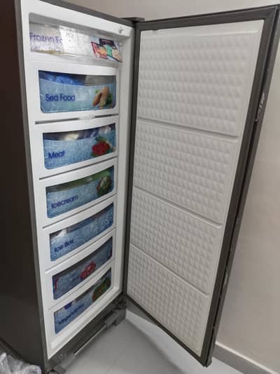 Dawlance Refrigerator - 7/10 Condition - vertical freezer