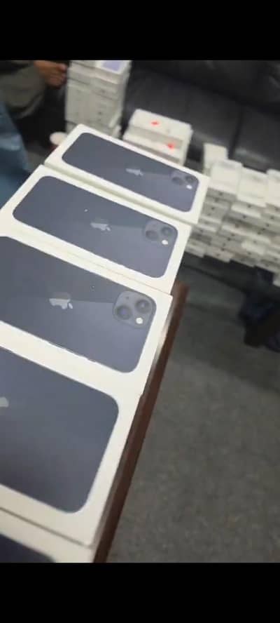 Apple iPhone 13