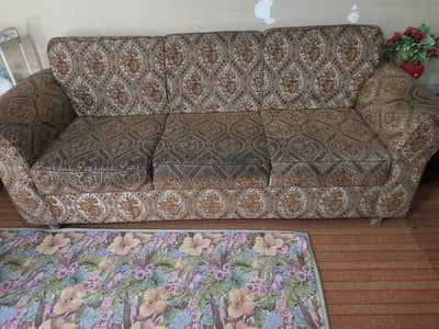3 seaters sofa , 2 sofa chairs complete set for sale
