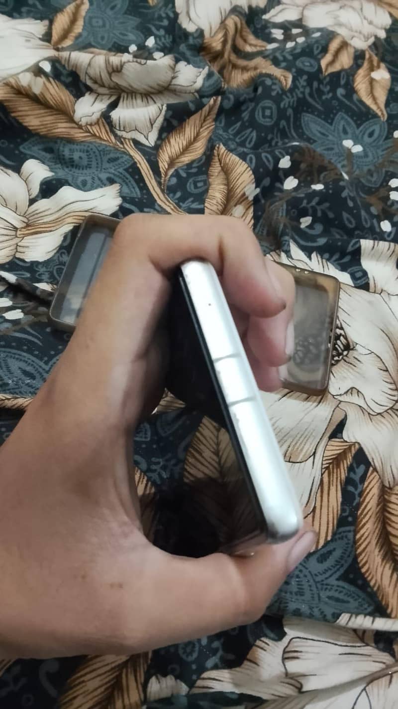 Google Pixel 7a 3
