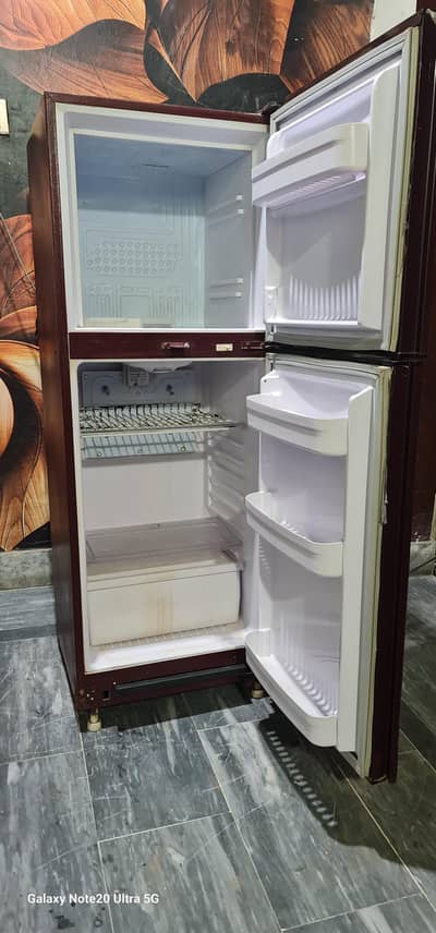 urgent sale for fridge new condition DC inverter