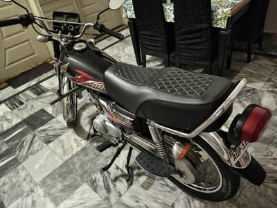 HONDA CG125 MODEL 2024 BLACK TOTAL GENUINE CONDITION 9/10 AVAILABLE