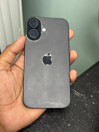 Apple iPhone 16