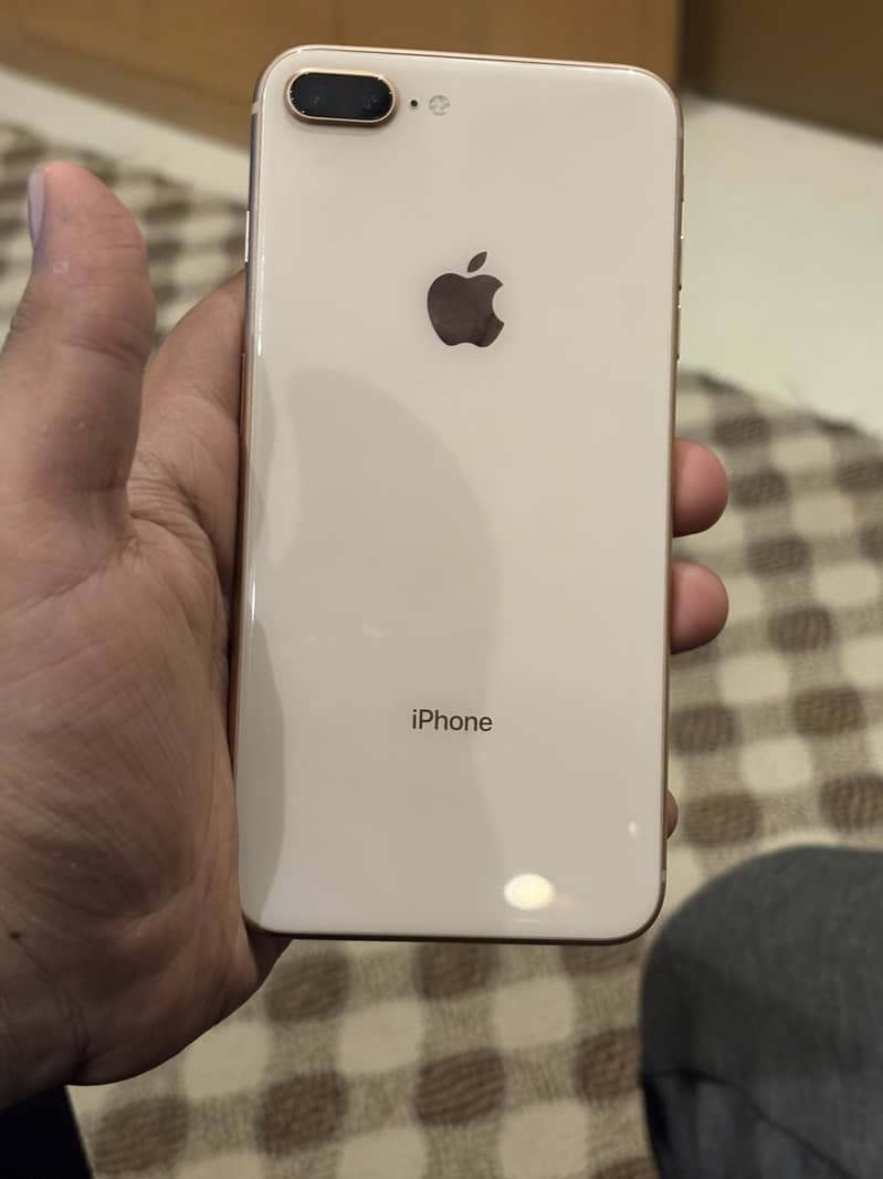 Apple iPhone 8 Plus 0