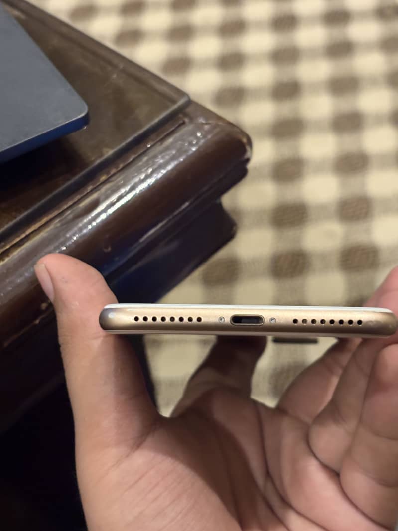 Apple iPhone 8 Plus 2
