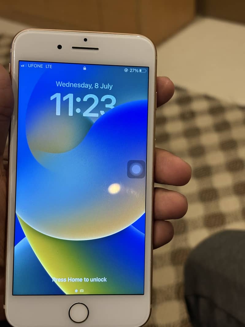 Apple iPhone 8 Plus 4