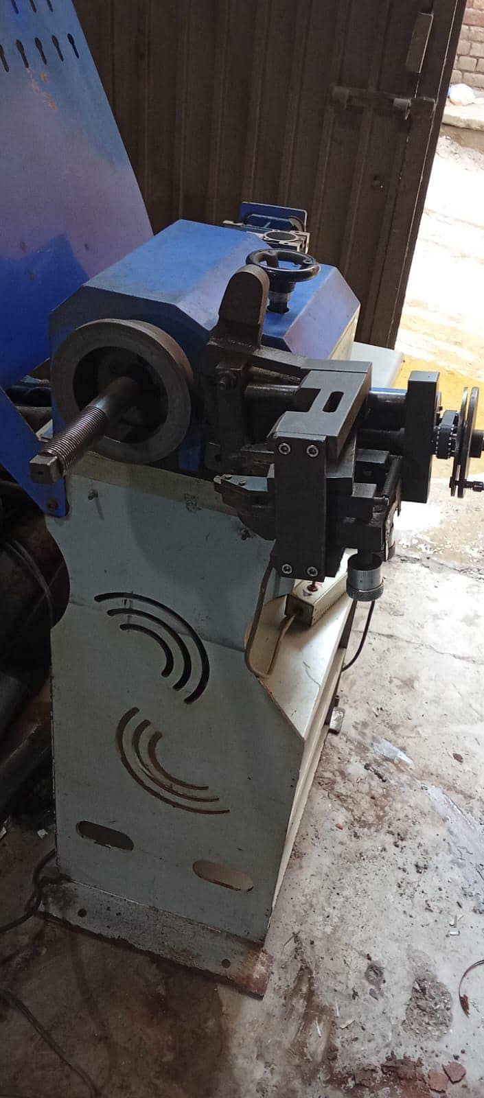 Tool machine 1