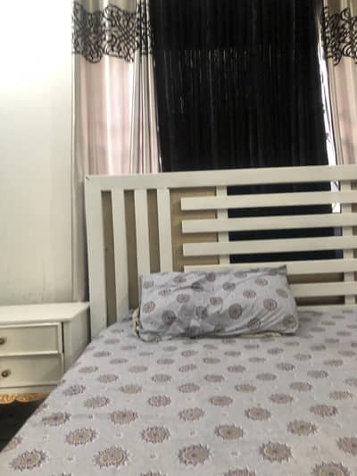 Bed king size good condition