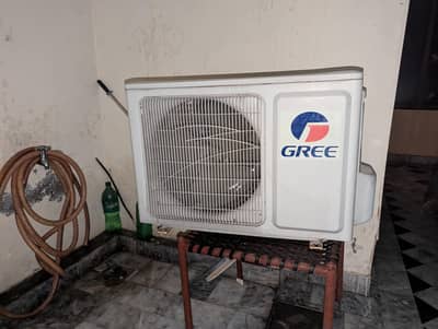 Gree 1 TON non-inverter AC
