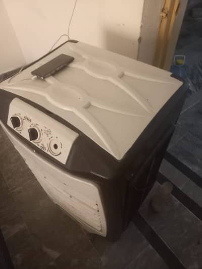 AC DC cooler
