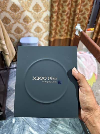 Vivo X300 Pro 10/10 condition PTA approved
