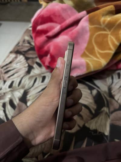 Apple iPhone 16 Pro