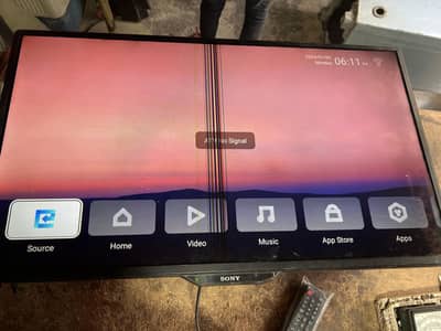santr ma line ha Sony ki indroad LCD ha bilkul ok ha lin