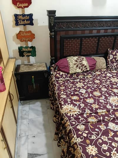 dubel bed for sale 2 side table