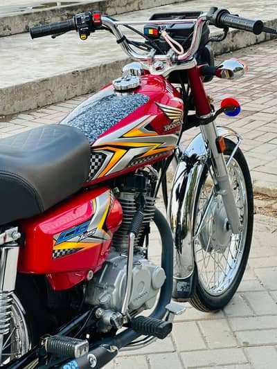 HONDA 125 Model 2025 mint condition -Low Mileage, Urgent sal