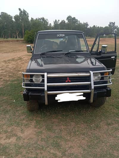 Mitsubishi Pajero 1988