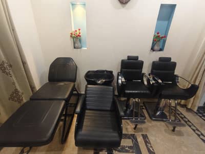 Complete Salon Setup for Sale Mirrors, Chairs & Furniture
