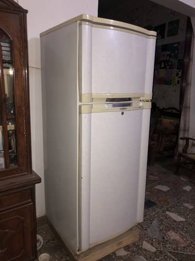 WAVES WHITE SIMPLE REFRIGERATOR