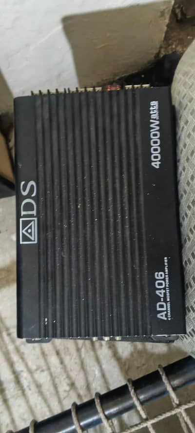 powerfull speakers with baser and high quality amplifier