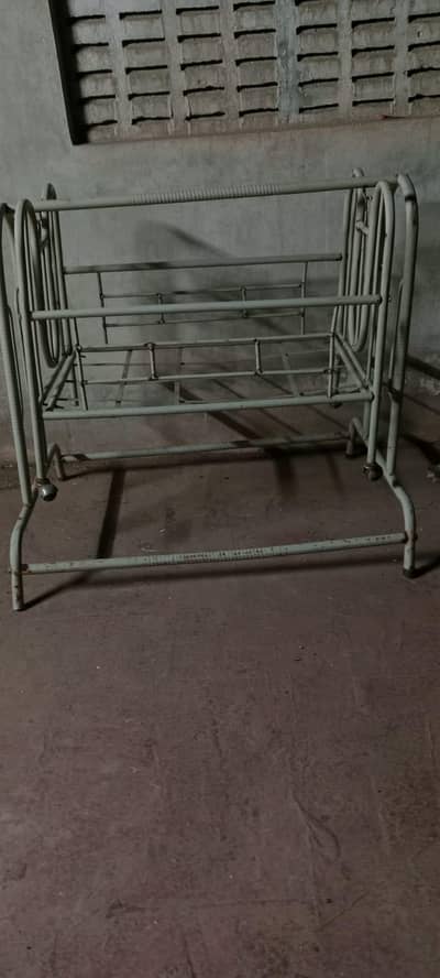 baby cot