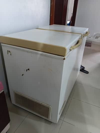 Dawlance refrigerator 2 door good working