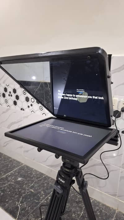 Autoscript Studio Broadcast Teleprompter with Dell HD Monitor