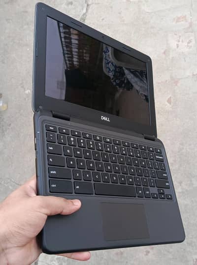 Dell Window Chromebook 4/32 with charger  window 10 pro  working