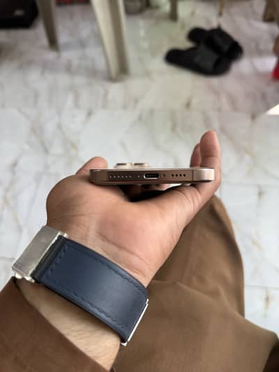 Apple iPhone 16 Pro Max