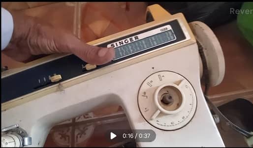 SINGER DISCMATIC ZIG ZAG SEWING MACHINE