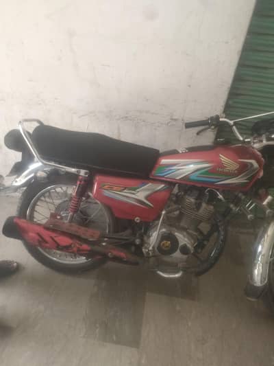 saaf bike ha koi Kam nahi hone wala