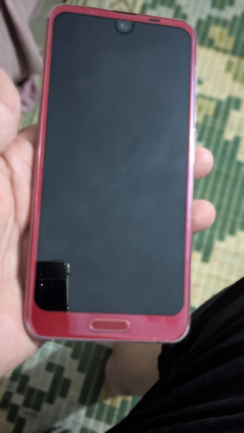 Sharp Aquos R2 0