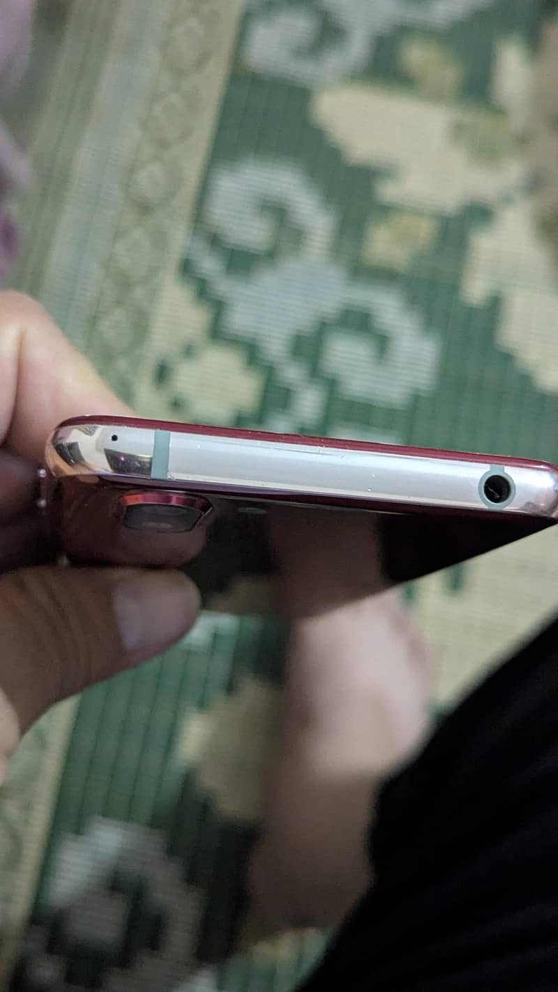 Sharp Aquos R2 2